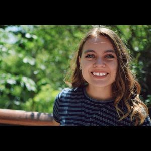 Meet your Posher, Laura